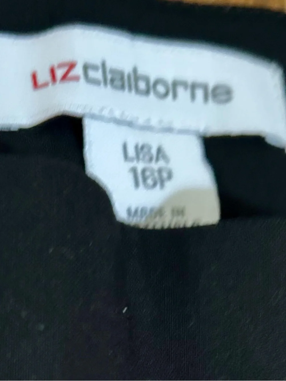 Liz Claiborne Lisa Women’s Black Pants Size 16P Very Good Condition - Picture 5 of 6